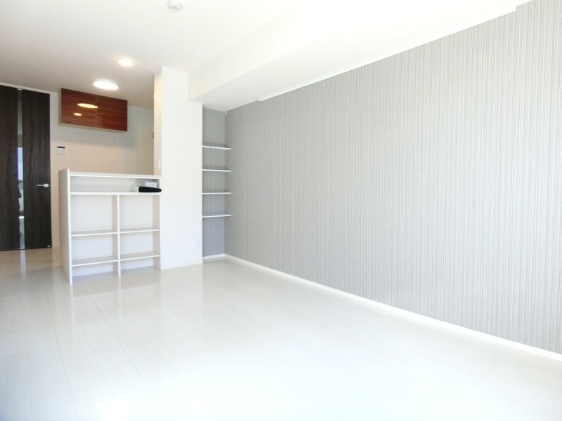 ��ʌ��z�J�s���C�N�^�E���U���ڂ̃A�p�[�g�̋��ԁE���r���O