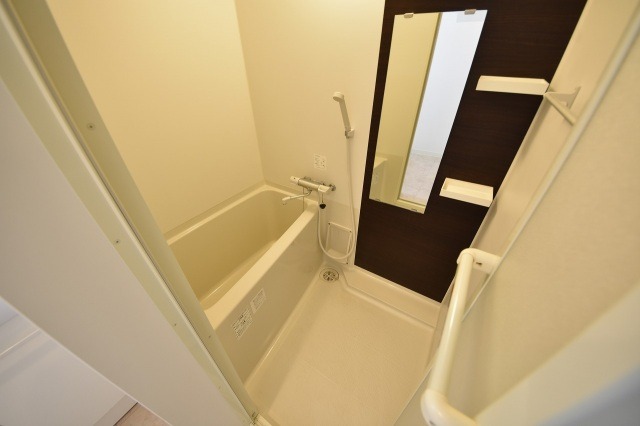 ��ʌ��������܎s�k��{�����̃A�p�[�g�̃o�X