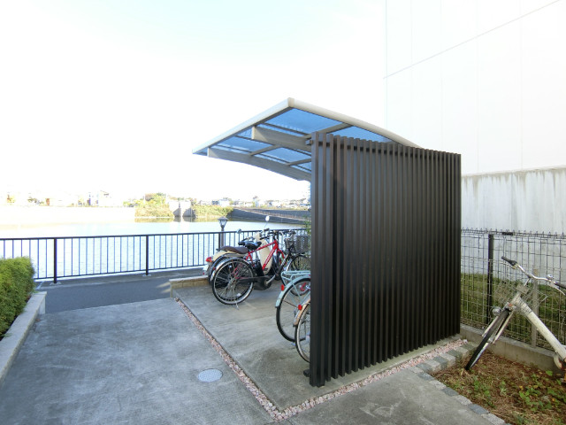 ��ʌ��z�J�s���C�N�^�E���U���ڂ̃A�p�[�g�̂��̑�