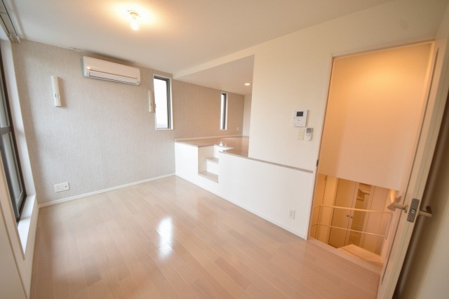 ��ʌ��������܎s�k��{�����̃A�p�[�g�̂��̑������E�X�y�[�X