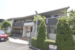 ��ʌ��������܎s��{��听���Q����165-5�̃A�p�[�g�̌����O��