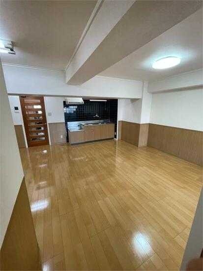 ��ʌ��������܎s��捪�݂P���ڂ̃}���V�����̋��ԁE���r���O