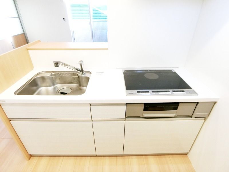 ��ʌ��������܎s�k��y�C���Q���ڂ̃A�p�[�g�̃L�b�`��