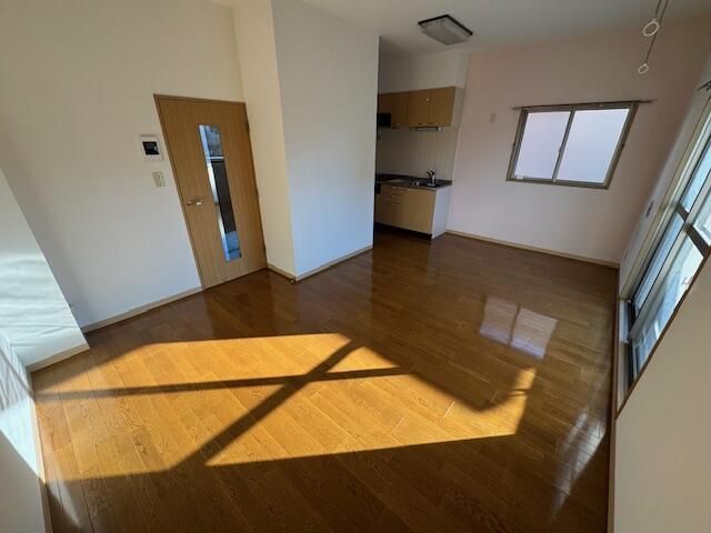 ��ʌ��z�J�s���������P���ڂ̃}���V�����̋��ԁE���r���O