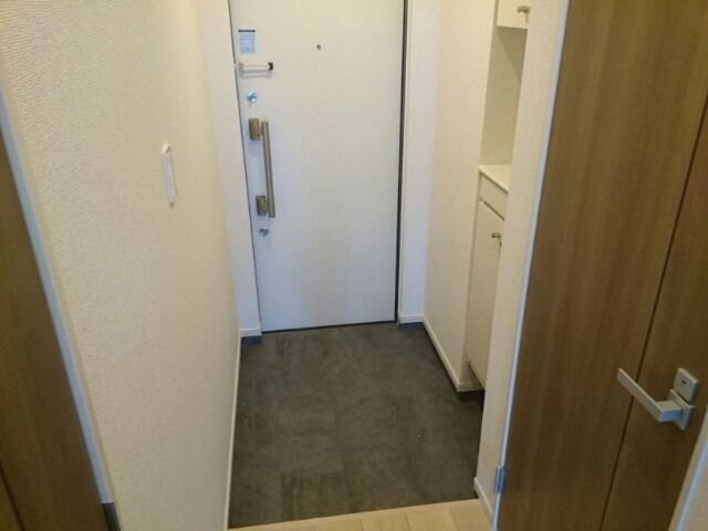 ��ʌ�����s�≺���R���ڂ̃A�p�[�g�̌���