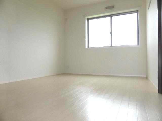 ��ʌ��������܎s���搼��{�R���ڂ̃A�p�[�g�̐Q��