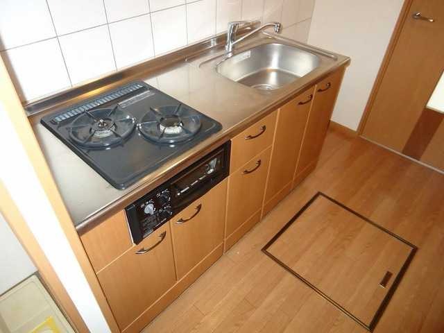 ��ʌ��@�c�s�֎R�S���ڂ̃A�p�[�g�̃L�b�`��