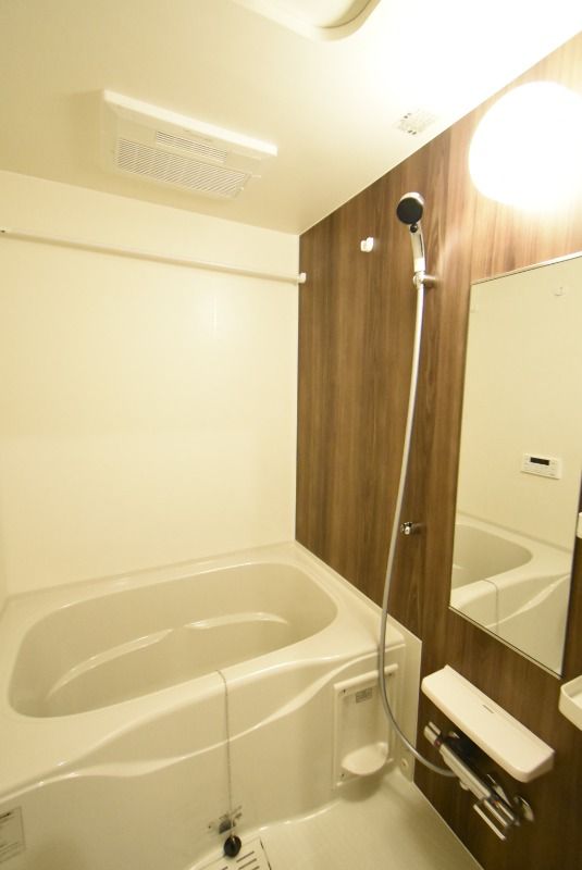 ��ʌ��@�c�s�Β��R���ڂ̃A�p�[�g�̃o�X