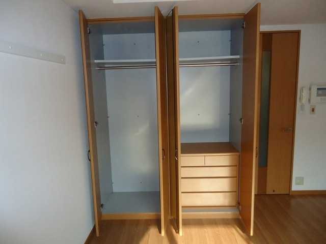 ��ʌ��@�c�s�֎R�S���ڂ̃A�p�[�g�̎��[