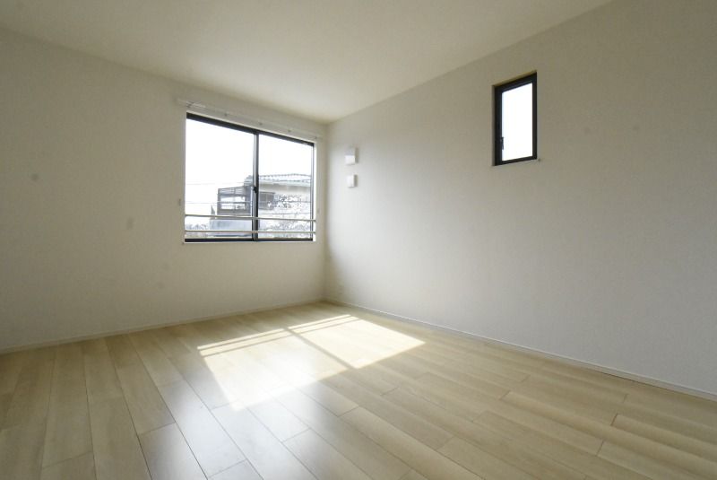 ��ʌ��@�c�s�Β��R���ڂ̃A�p�[�g�̋����E���r���O