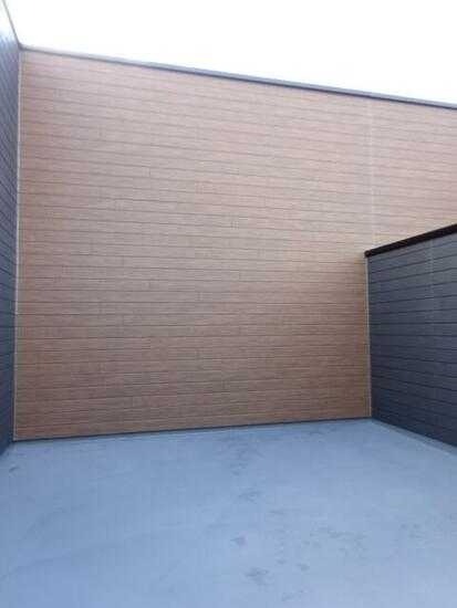 ��ʌ�����s�����P���ڂ̃A�p�[�g�̃o���R�j�[