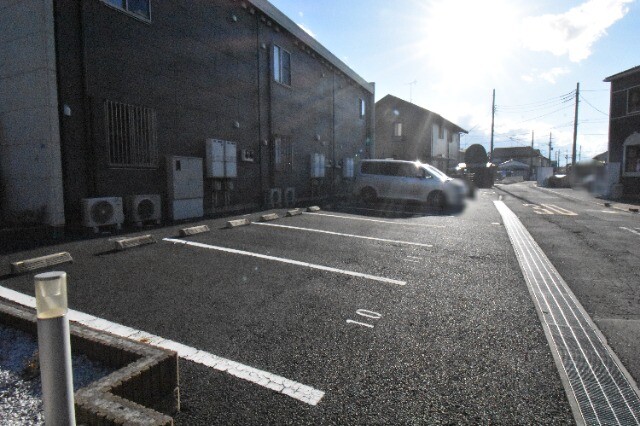 ��ʌ��@�c�s��Q���ڂ̃}���V�����̒��ԏ�