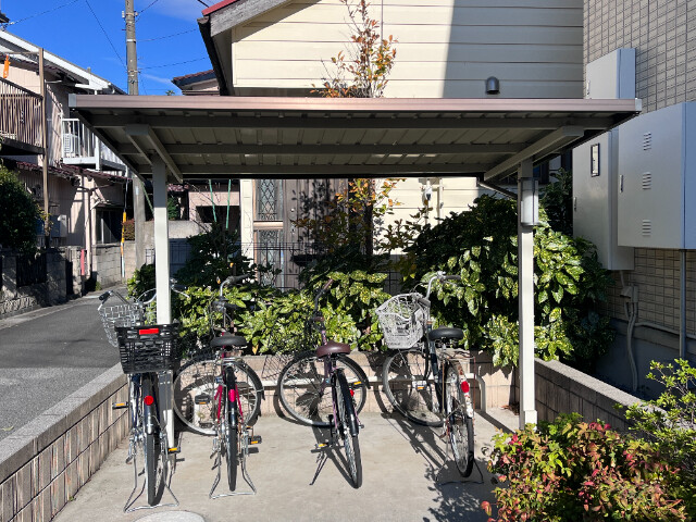 ��ʌ��t�����s��g�c�̃A�p�[�g�̂��̑�