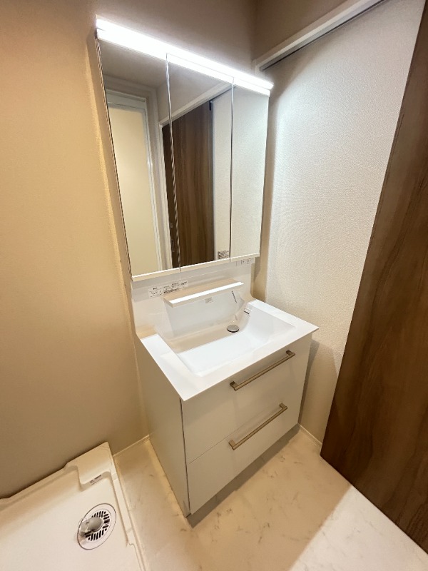 ��ʌ��������܎s�Y�a��k�Y�a�P���ڂ̃}���V�����̐��ʏ�