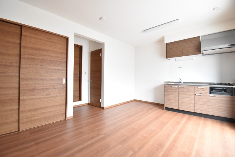 ��ʌ�����s�厚�ԎR�̃A�p�[�g�̋��ԁE���r���O