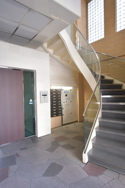 ��ʌ��������܎s��{����ؒ��S���ڂ̃}���V�����̃G���g�����X