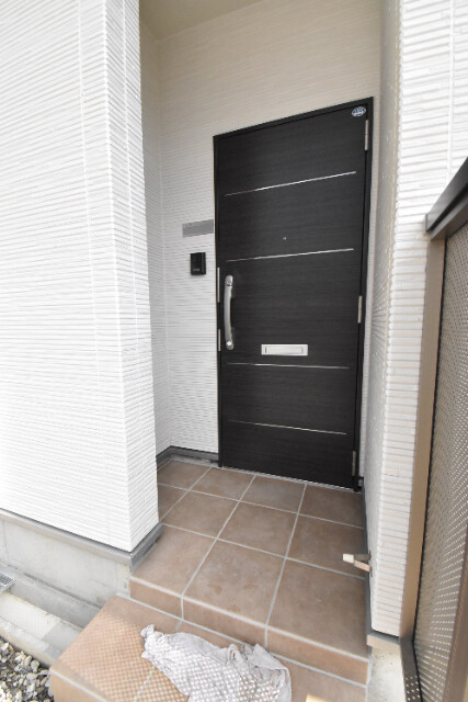 ��ʌ�����s�厚�ԎR�̃A�p�[�g�̃G���g�����X