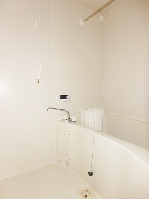 ��ʌ��������܎s��{��x�̓����P���ڂ̃A�p�[�g�̃o�X