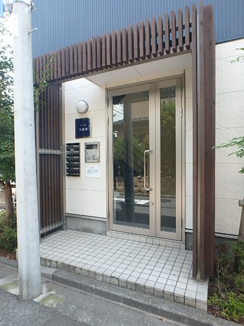 ��ʌ��������܎s��{��x�̓����P���ڂ̃A�p�[�g�̃G���g�����X