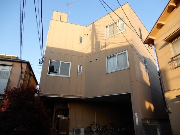 ��ʌ������s�����T���ڂ̃}���V�����̌����O��