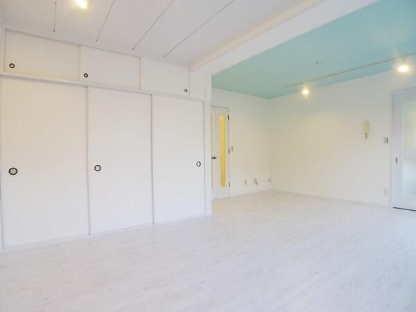 ��ʌ������s�����T���ڂ̃}���V�����̂��̑������E�X�y�[�X