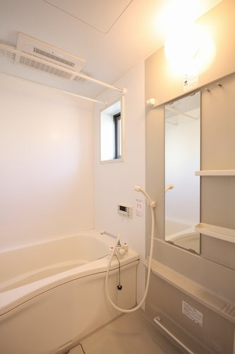 ��ʌ��������܎s�Y�a��j���J�Q���ڂ̃A�p�[�g�̃o�X