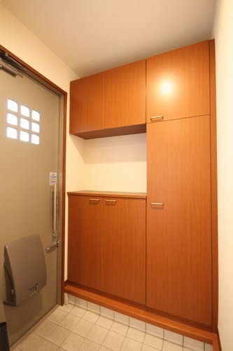 ��ʌ��������܎s�Y�a��j���J�Q���ڂ̃A�p�[�g�̌���