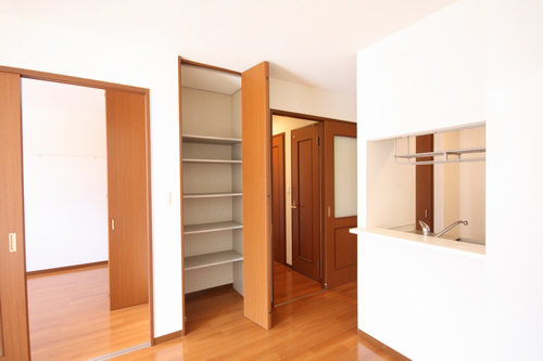 ��ʌ��������܎s�Y�a��j���J�Q���ڂ̃A�p�[�g�̎��[