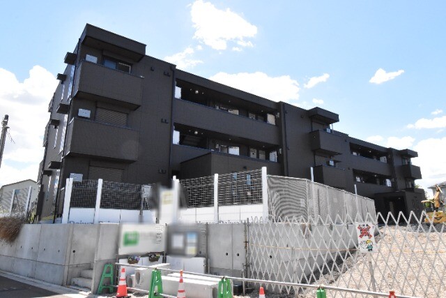 ��ʌ��������܎s�΋�厚���̃A�p�[�g�̌����O��