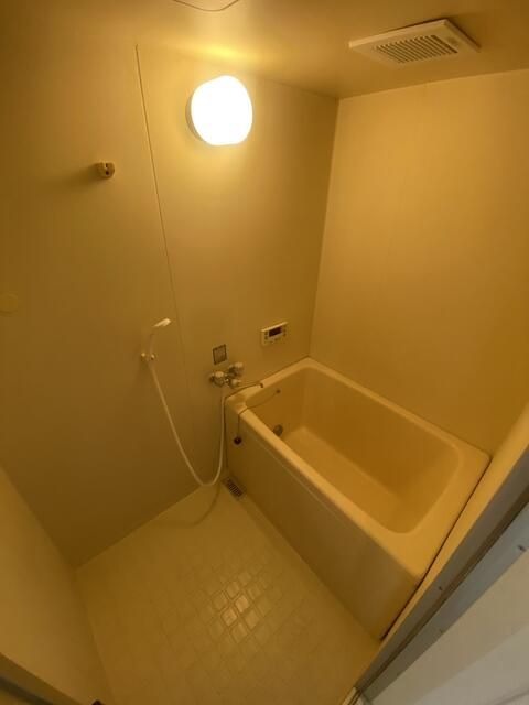 ��ʌ������s�����Q���ڂ̃}���V�����̃o�X