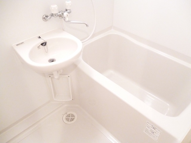 ��ʌ��������܎s�k����i���Q���ڂ̃}���V�����̐��ʏ�