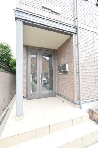 ��ʌ������s�h���R���ڂ̃A�p�[�g�̃G���g�����X