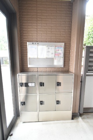 ��ʌ������s�h���R���ڂ̃A�p�[�g�̂��̑�