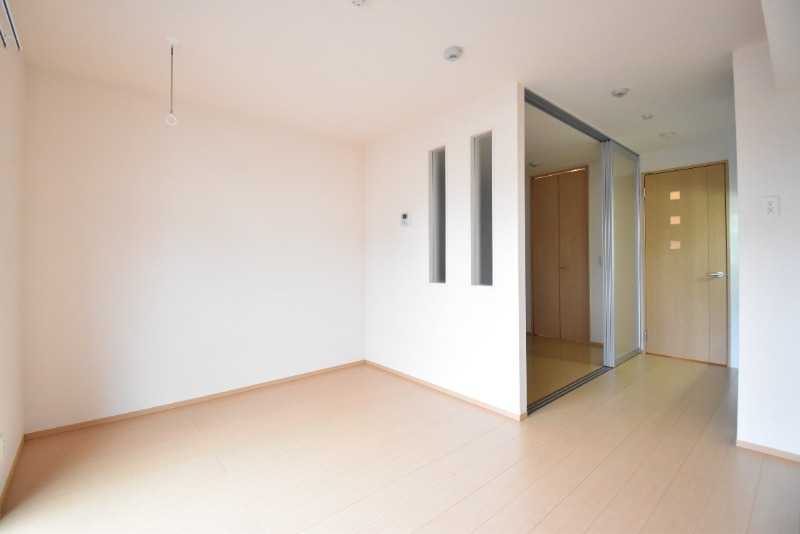 ��ʌ������s�����P���ڂ̃A�p�[�g�̋��ԁE���r���O