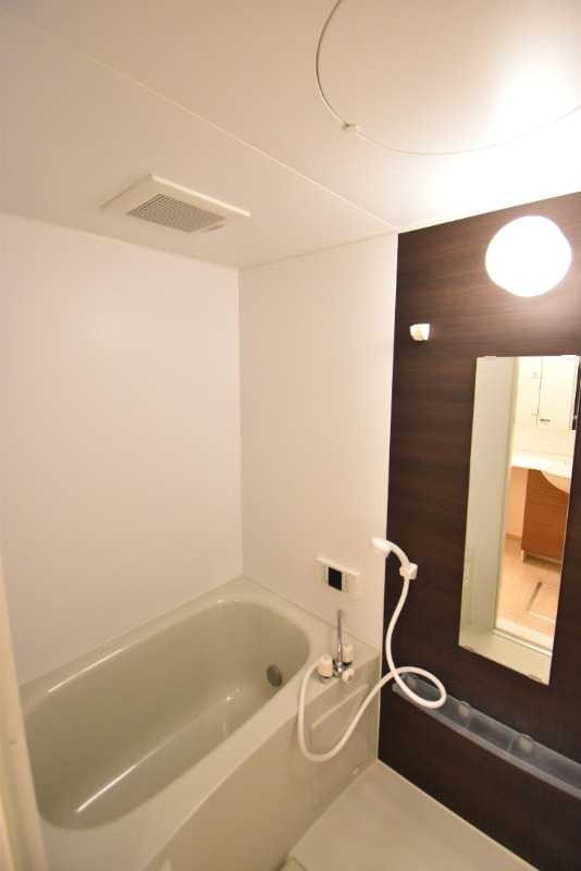 ��ʌ������s�����P���ڂ̃A�p�[�g�̃o�X