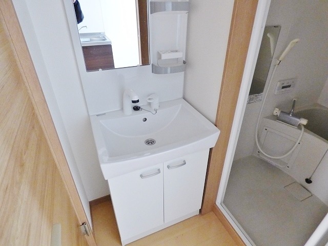 ��ʌ�����s��؂S���ڂ̃A�p�[�g�̐��ʏ�