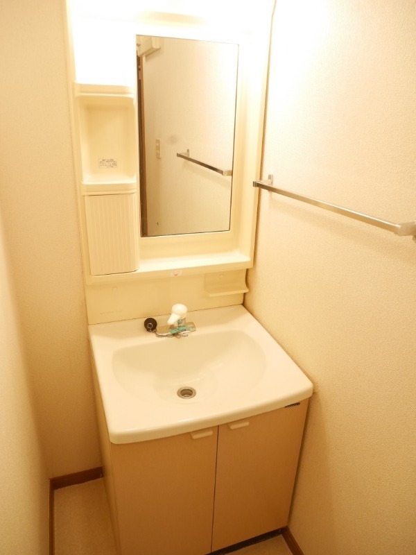 ��ʌ�����s�厚�����̃A�p�[�g�̐��ʏ�