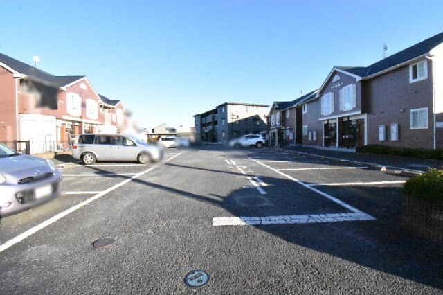 ��ʌ�����s�厚�����̃A�p�[�g�̒��ԏ�