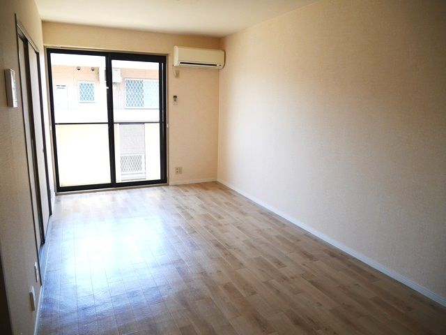 ��ʌ��������܎s�����擌��{�U���ڂ̃A�p�[�g�̋��ԁE���r���O