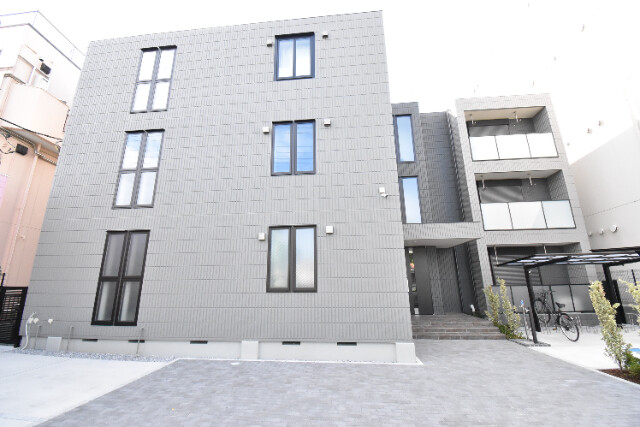 ��ʌ��O���s����c�Q���ڂ̃}���V�����̌����O��