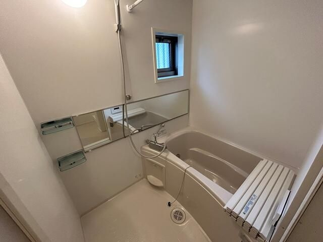 ��ʌ��������܎s�Y�a���ՂS���ڂ̃A�p�[�g�̃o�X