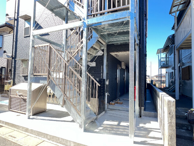 ��ʌ�����s������P���ڂ̃A�p�[�g�̃G���g�����X