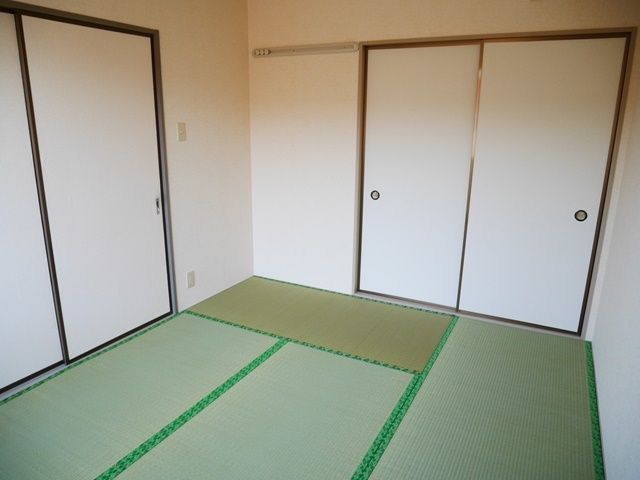 ��ʌ��������܎s�����擌��{�U���ڂ̃A�p�[�g�̂��̑������E�X�y�[�X