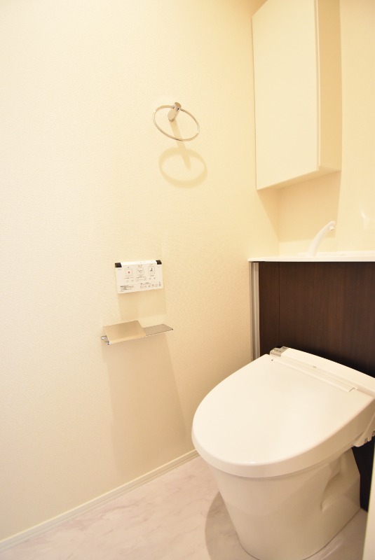 ��ʌ��O���s����c�Q���ڂ̃}���V�����̃g�C��