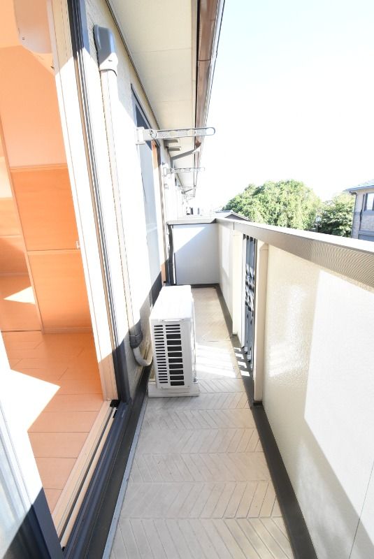 ��ʌ��������܎s����O���U���ڂ̃A�p�[�g�̃o���R�j�[