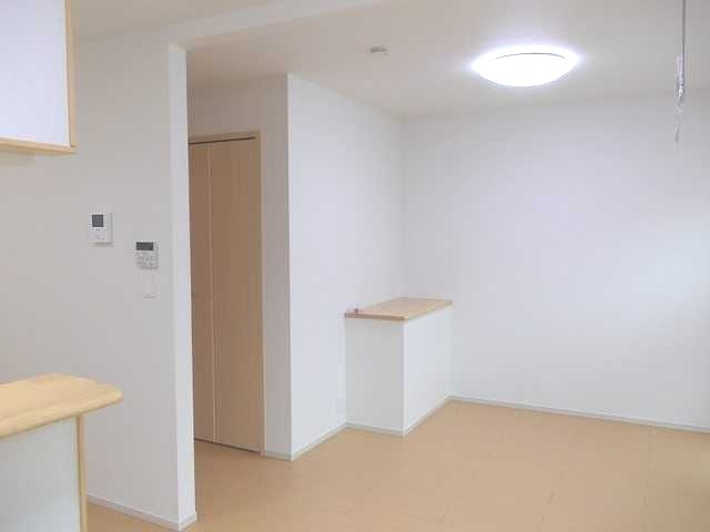 ��ʌ��z�J�s�����Q���ڂ̃A�p�[�g�̋��ԁE���r���O