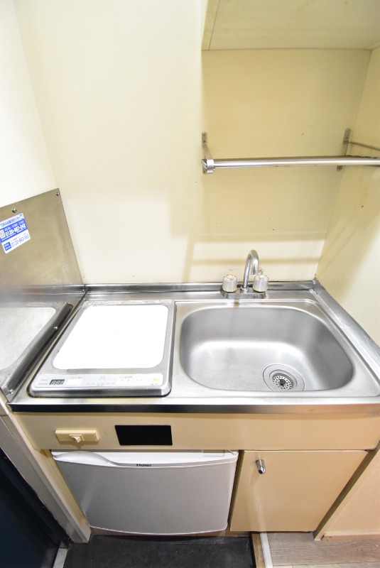 ��ʌ�����s������S���ڂ̃A�p�[�g�̃L�b�`��