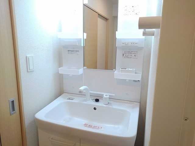 ��ʌ��z�J�s�����Q���ڂ̃A�p�[�g�̐��ʏ�