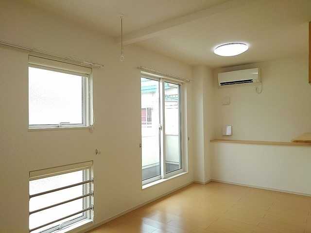 ��ʌ��z�J�s�����Q���ڂ̃A�p�[�g�̂��̑������E�X�y�[�X