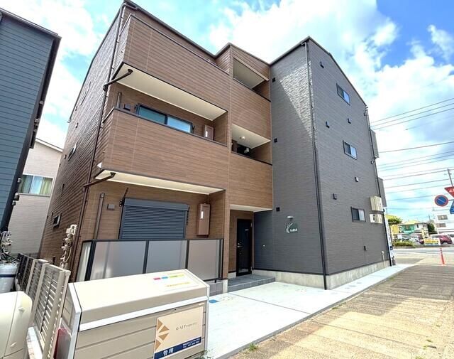 ��ʌ��t�����s�J���R���ڂ̃A�p�[�g�̌����O��